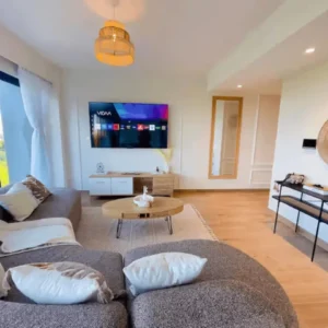 Luxurious Apato