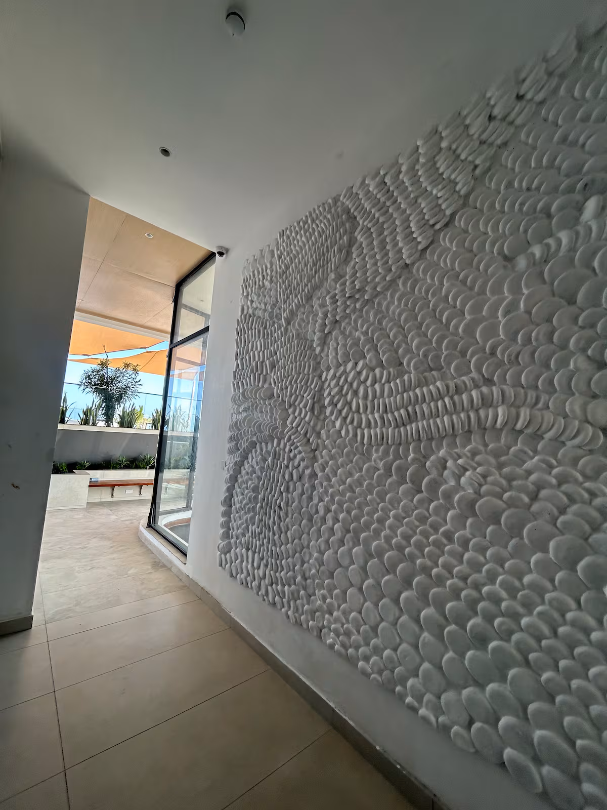 Skyline Drift Apartment - Image 14