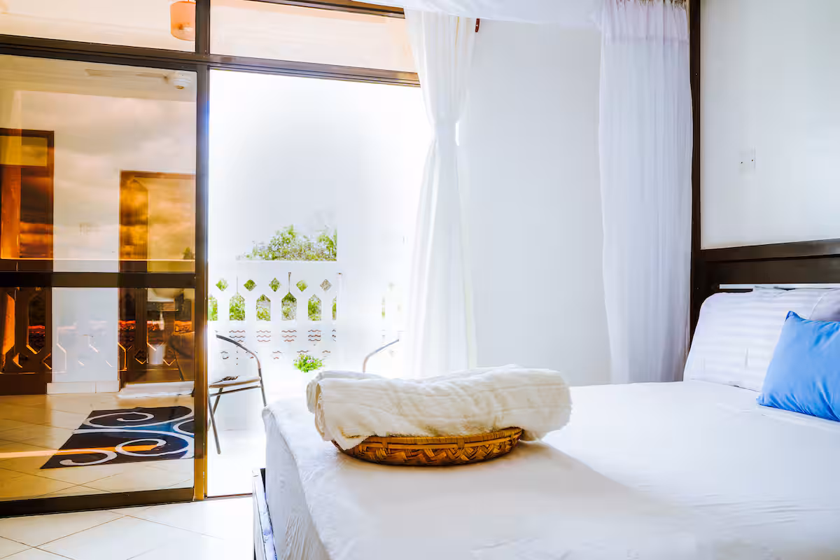 Azure Coast Haven - Image 15