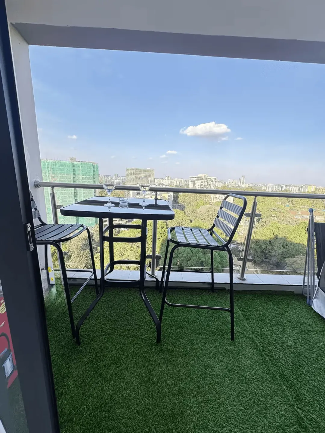 Cozy 1BR | Balcony Views | Rooftop Gym - Image 16