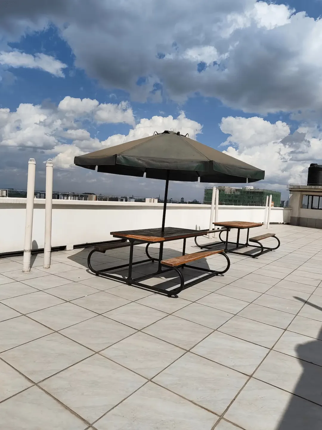 Cozy 1BR | Balcony Views | Rooftop Gym - Image 19