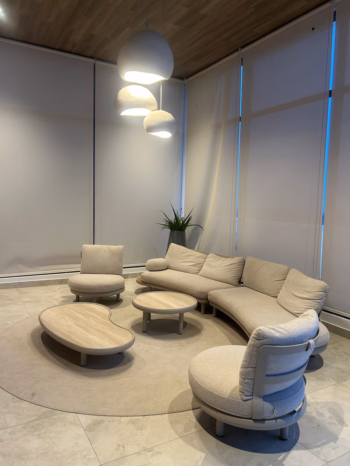 Skyline Drift Apartment - Image 21