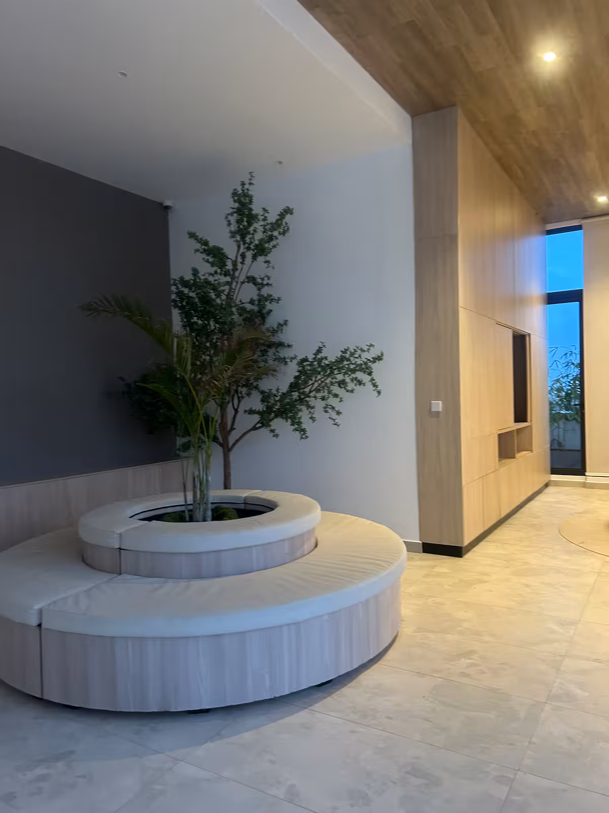 Skyline Drift Apartment - Image 28