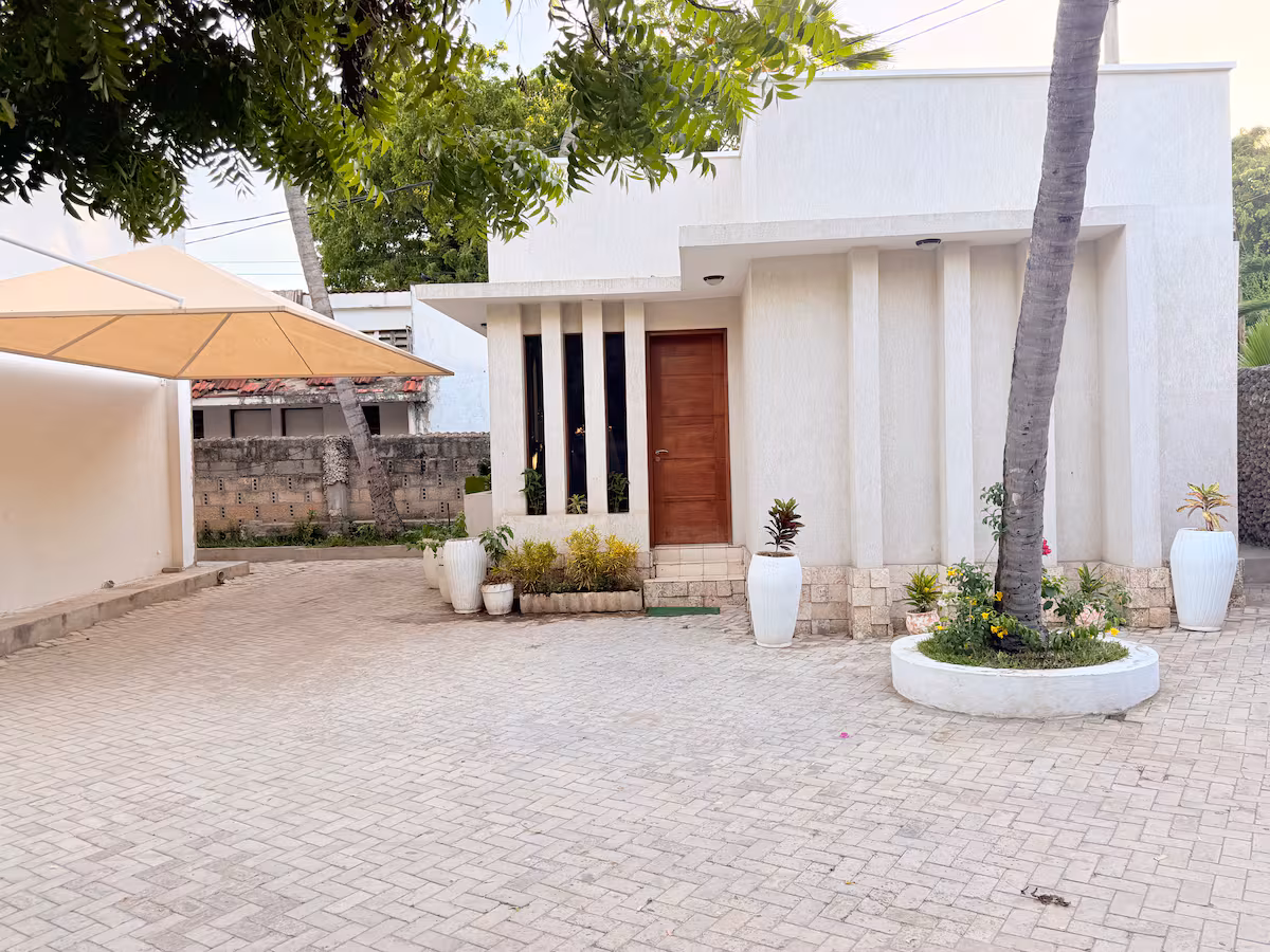 Azure Ember Bungalow - Image 3