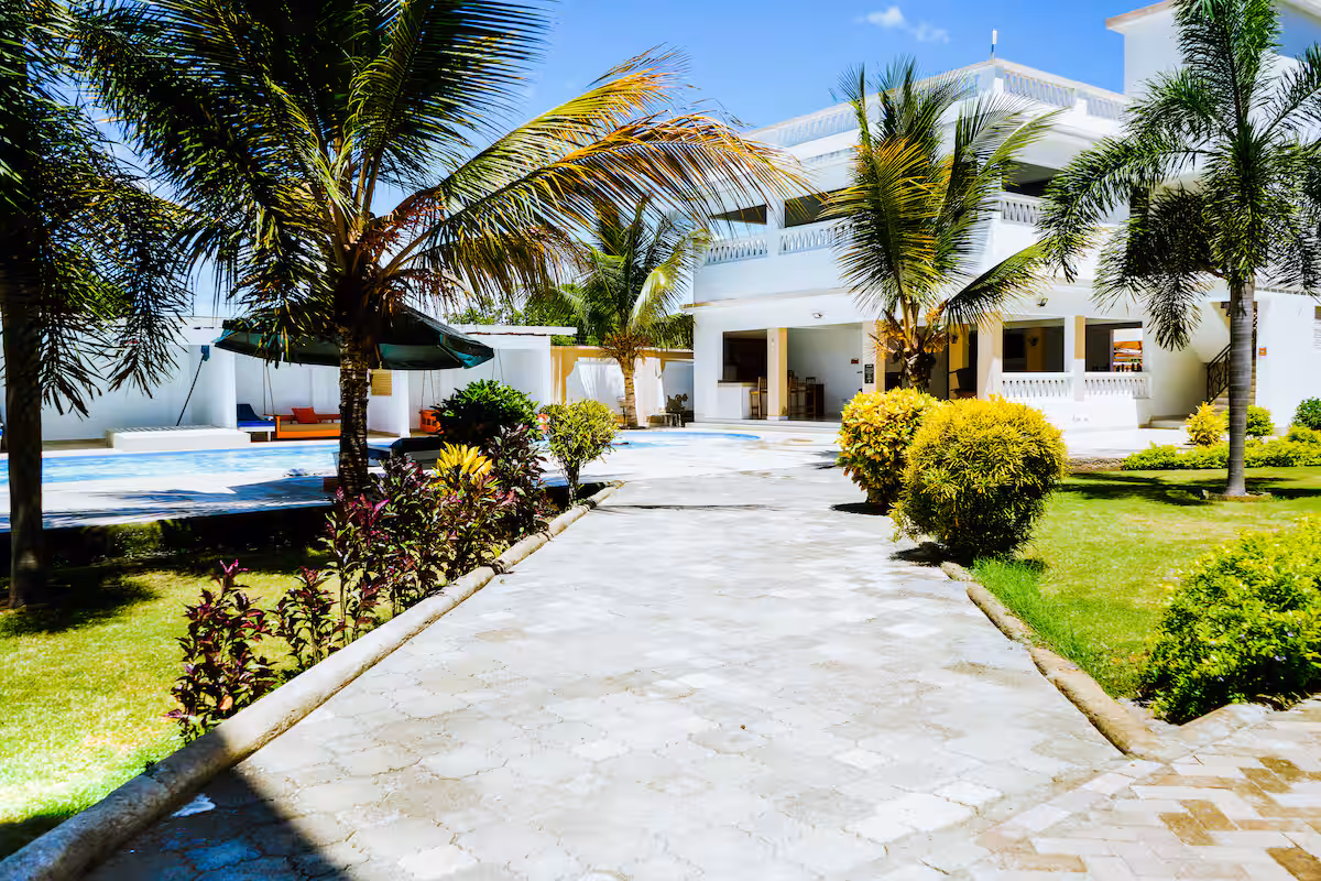 Azure Coast Haven - Image 44