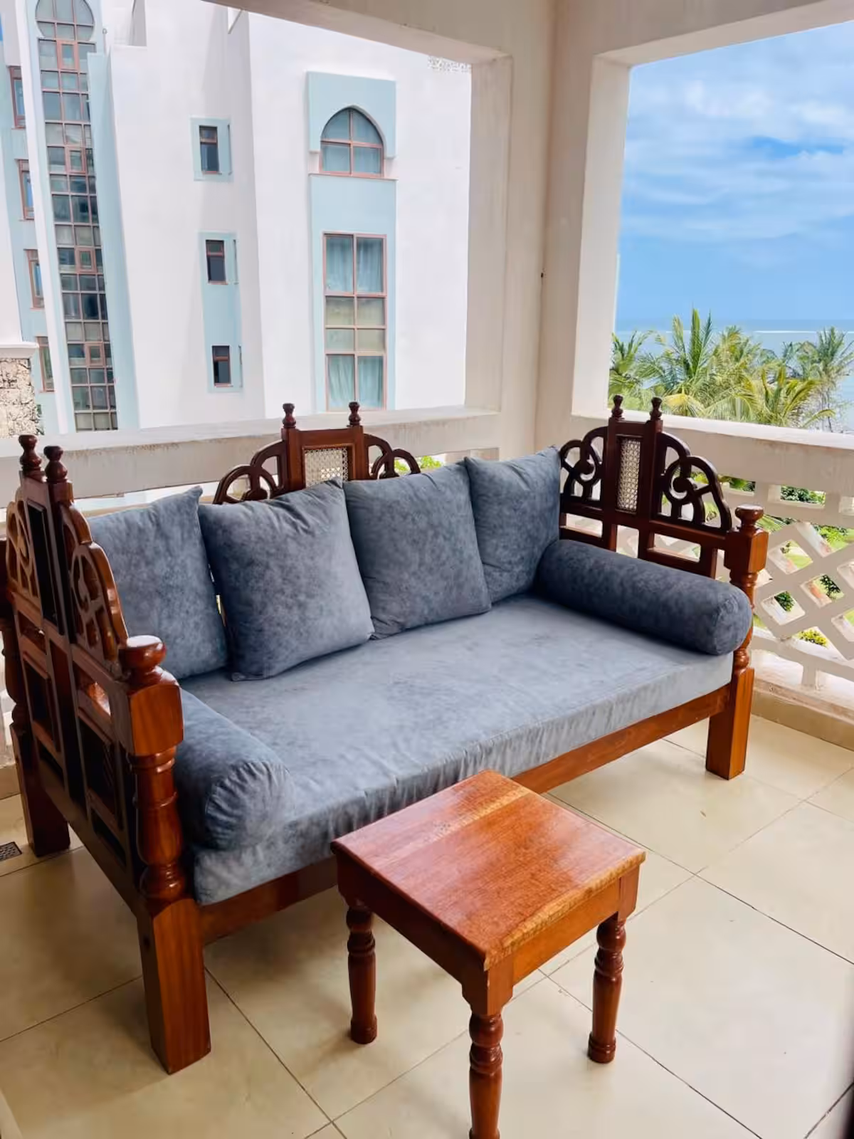Ocean Luxe Haven - Image 5