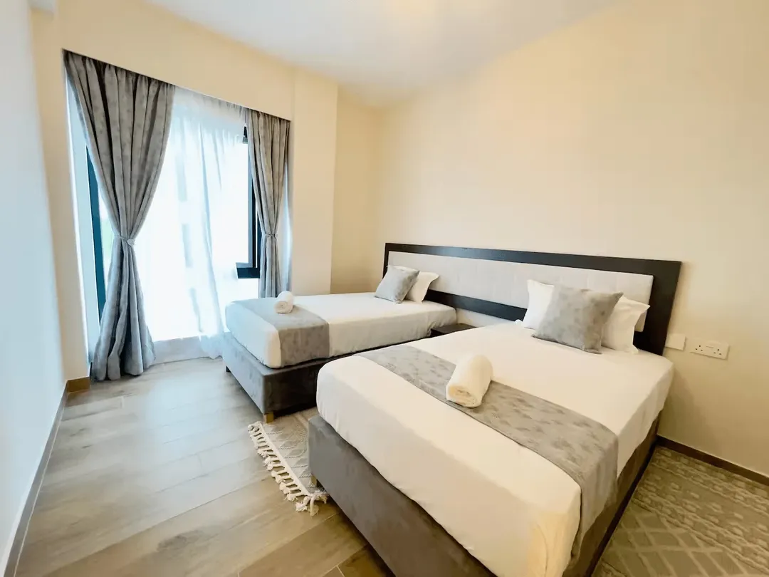 Luxurious Apato - Image 6