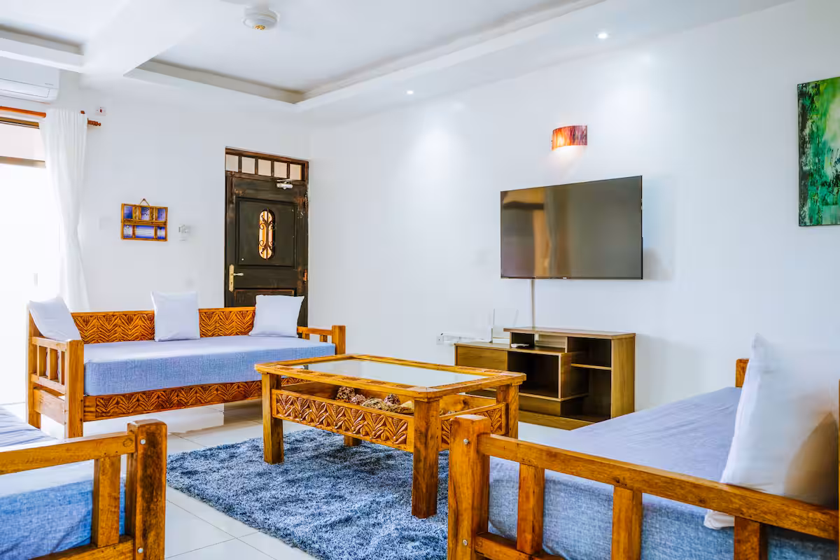 Azure Coast Haven - Image 7