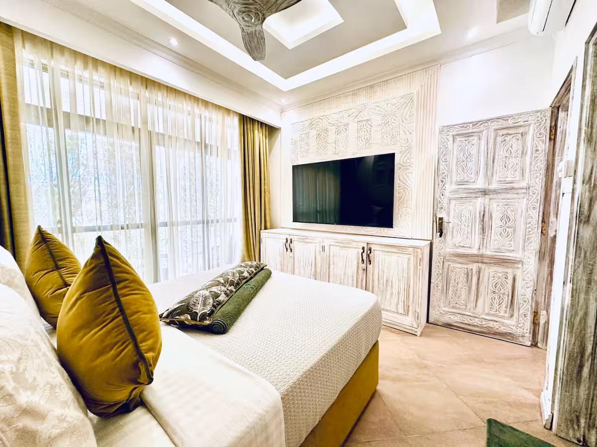 Coastal Grove Residence - Image 8