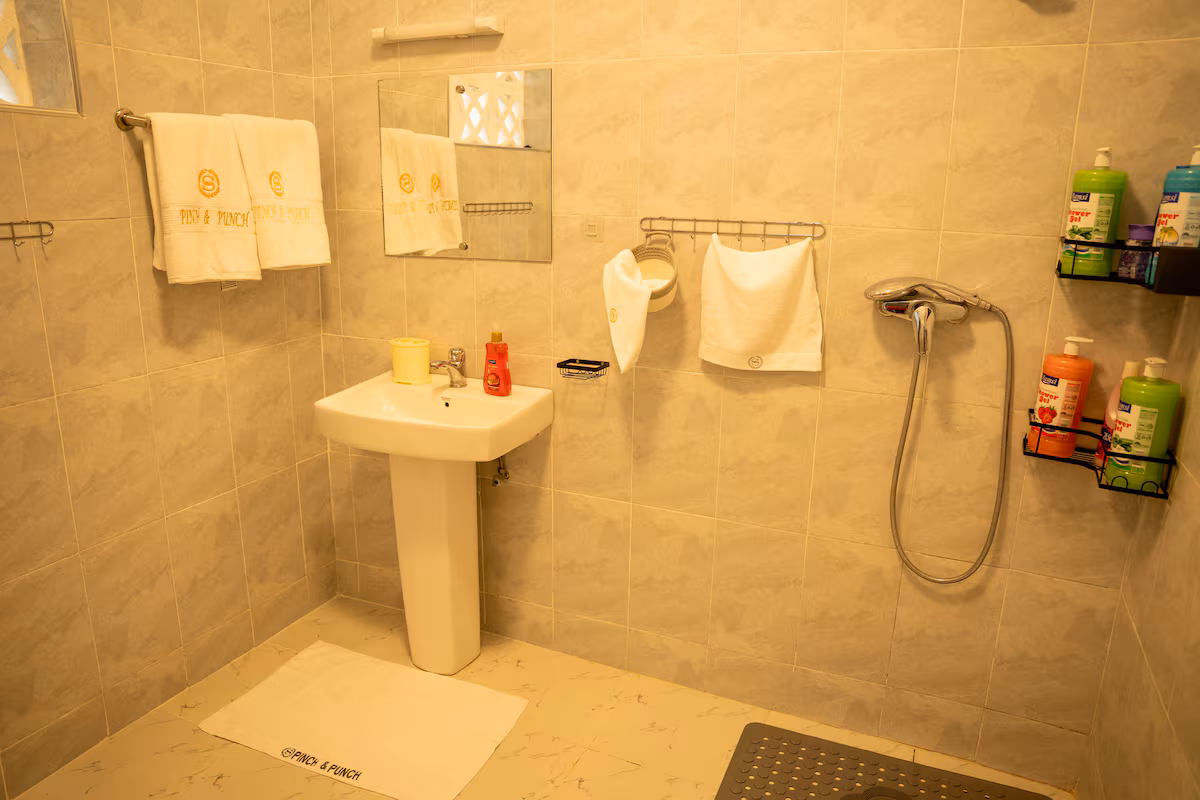 Green Haven Suite - Image 8