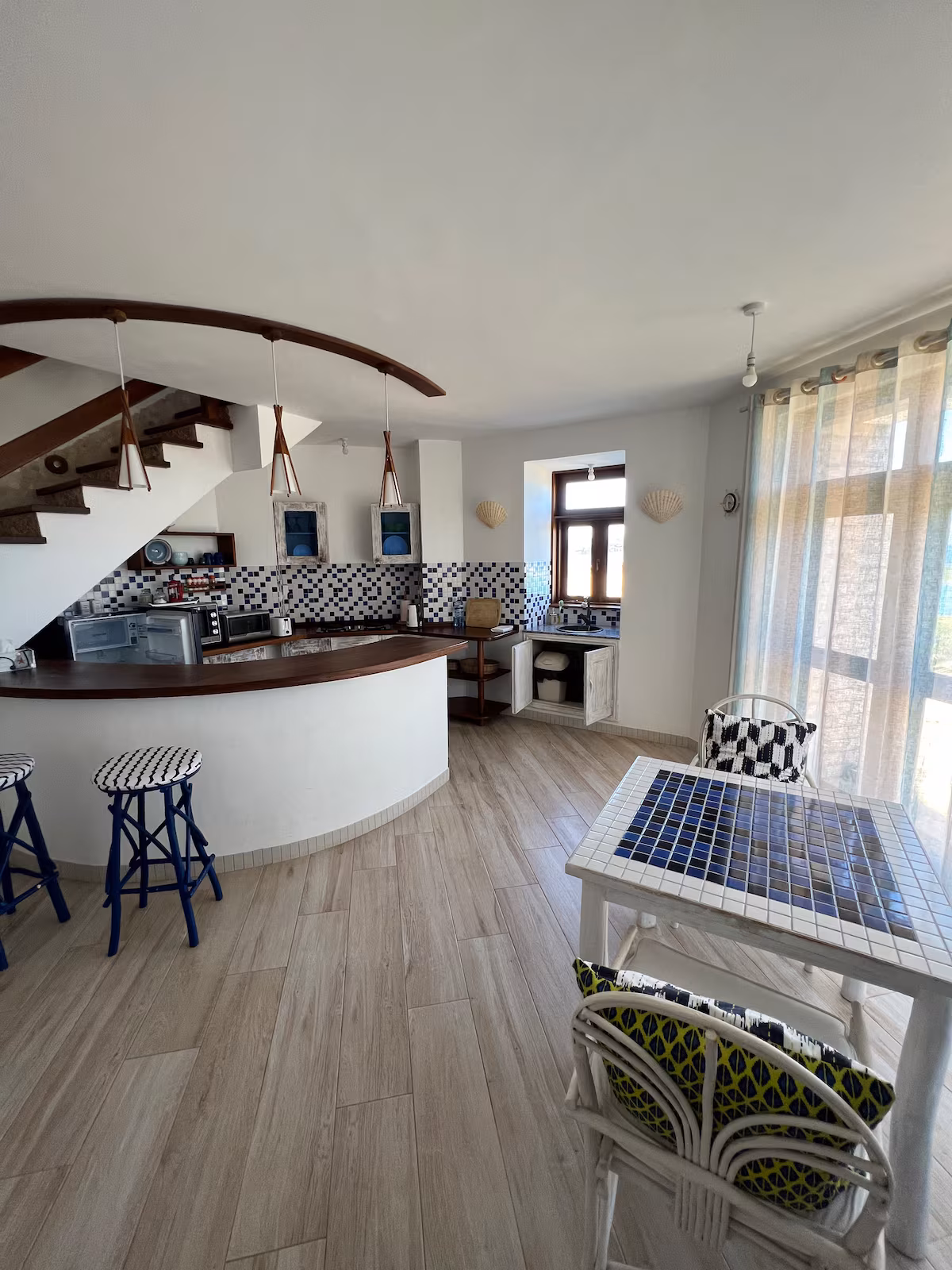 Cliffside Breeze Loft - Image 11