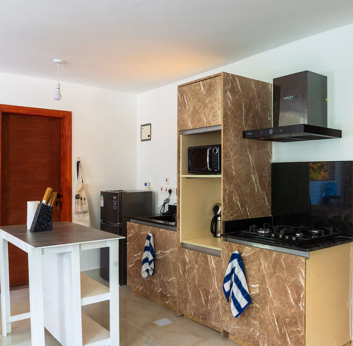 Coastal Charm Suite - Image 11