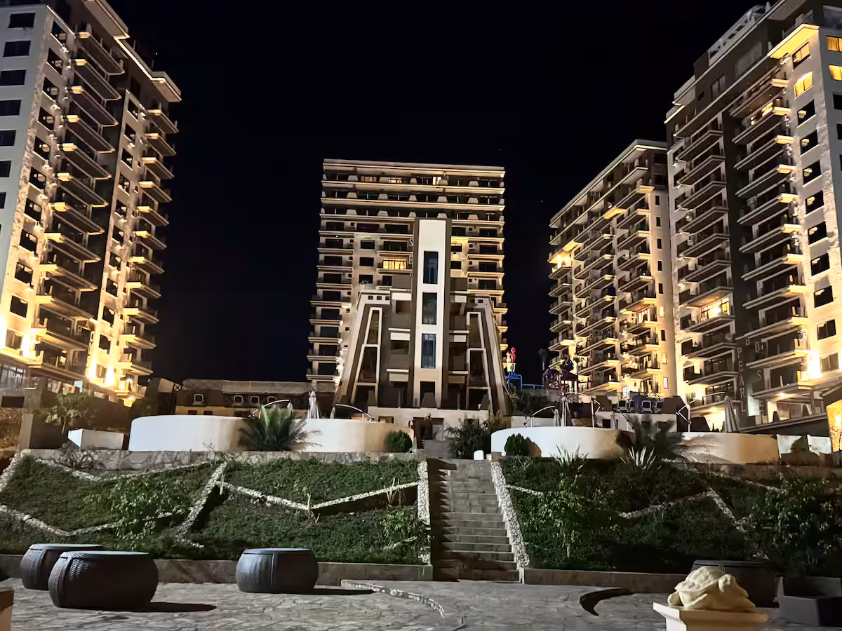 Coastal Charm Suite - Image 13