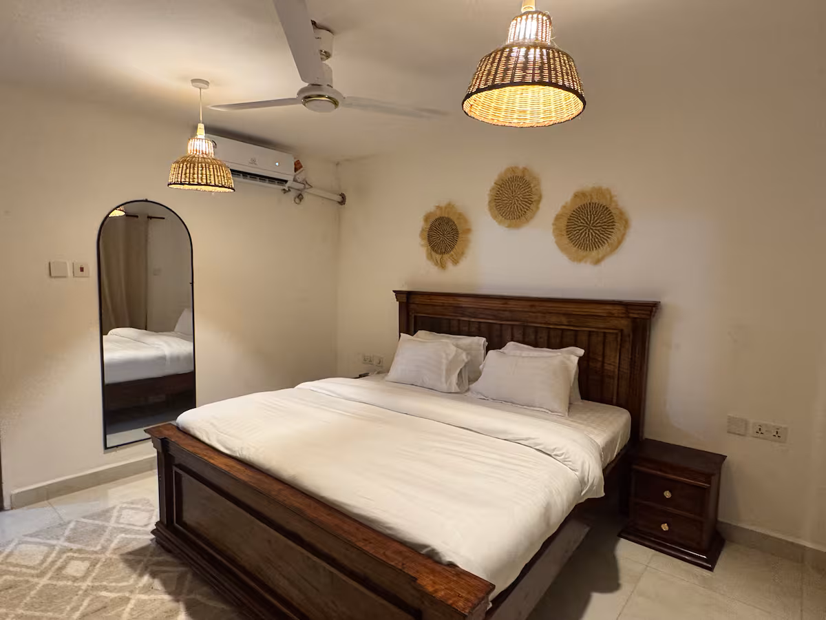 Coastal Charm Suite - Image 4
