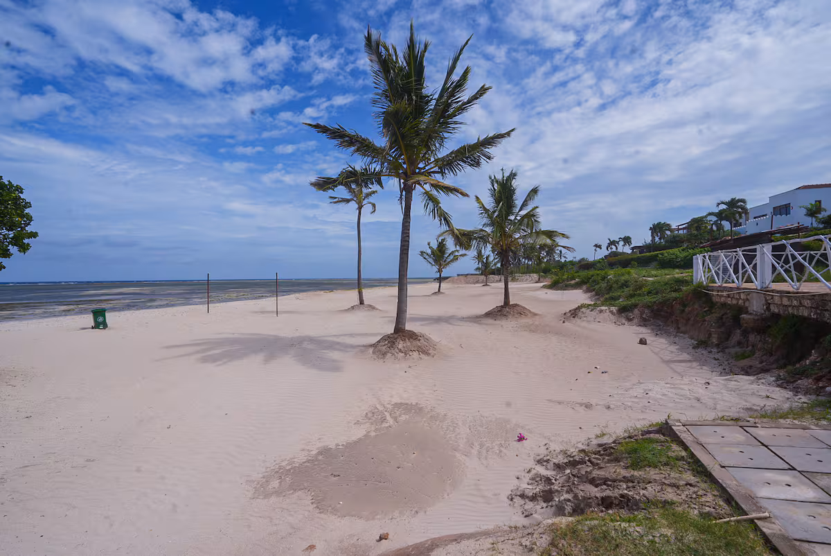 Oceanfront Serenity Condo - Image 49