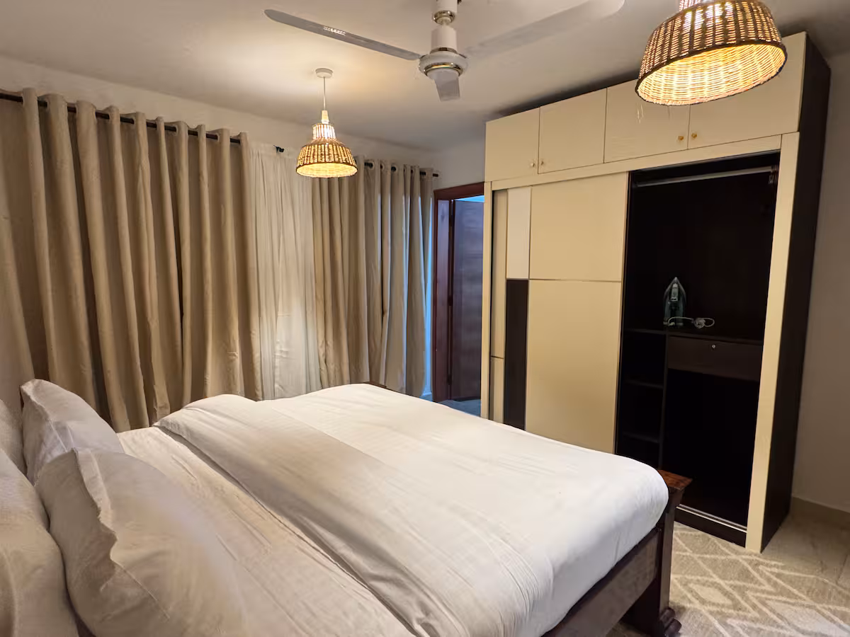 Coastal Charm Suite - Image 5