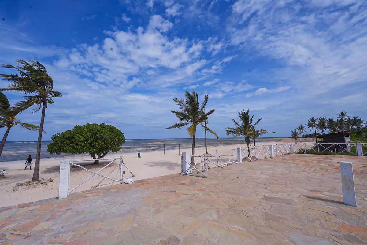 Oceanfront Serenity Condo - Image 52